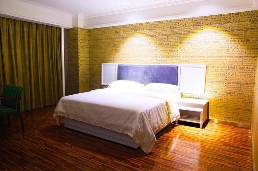 New Zhongxun Business Hotel Yueyang Eksteriør bilde