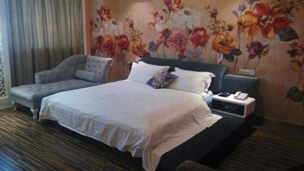 New Zhongxun Business Hotel Yueyang Eksteriør bilde
