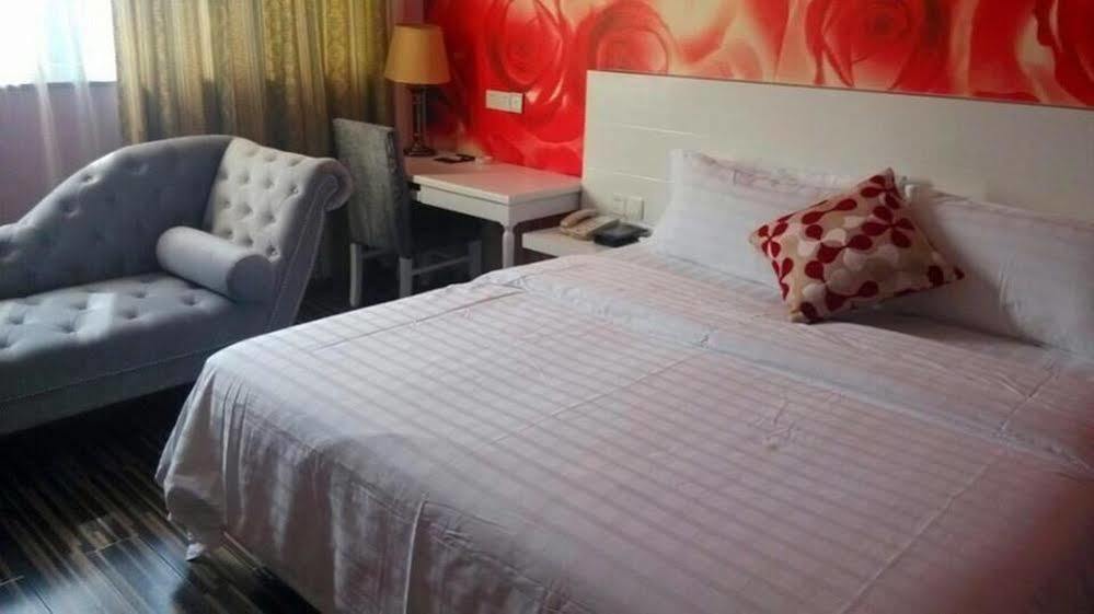 New Zhongxun Business Hotel Yueyang Eksteriør bilde